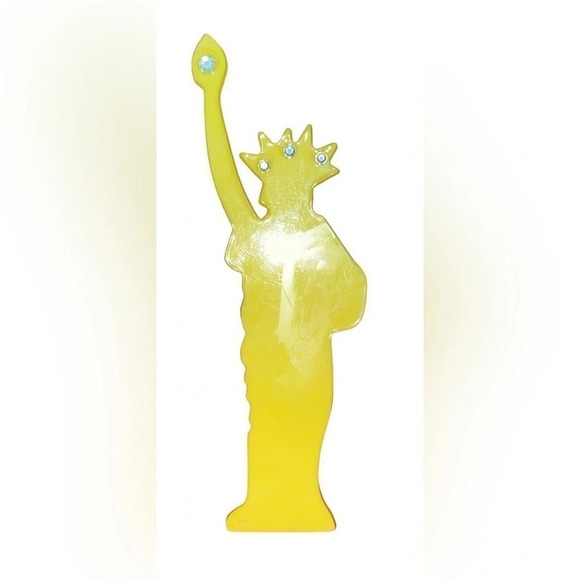 VINTAGE Statue of Liberty Celluloid Brooch Pin HTF Unique Piece OOAK Rockabilly